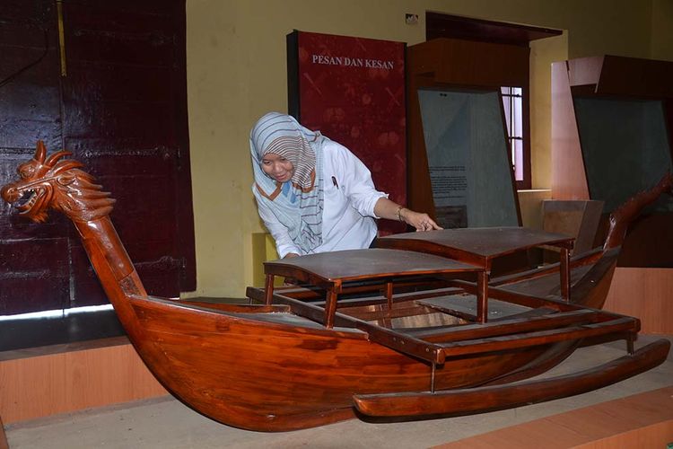 Miniatur perahu kora-kora jenis juanga yang dipajang di museum rempah-rempah kota Ternate, Maluku Utara