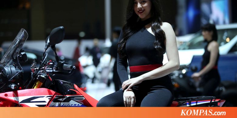 Kekesalan Terpendam SPG dalam Pameran