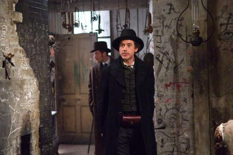 Robert Downey Jr. sebagai Sherlock Holmes