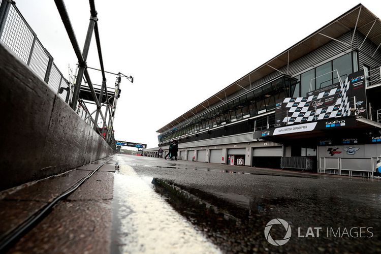 Genangan air di trek Silverstone, Inggris 2018.