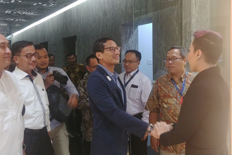 Bakal calon presiden Sandiaga Uno bersama Ferry Mursyidan Baldan di Kantor Kompas, Jakarta, Rabu (29/8/2018).