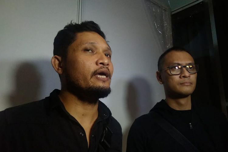 Dua personel Andra & The Backbone Dedy Lisan (kiri) dan Andra Ramadhan saat ditemui dalam sebuah acara musik di Allianz Ecopark, Ancol, Jakarta Utara, Sabtu (9/3/2019).