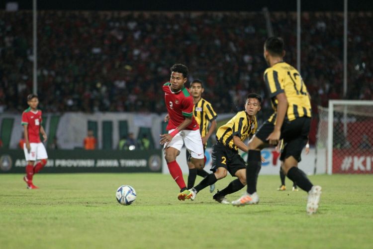 Pertandingan semifinal Piala AFF U-16 2018 antara Indonesia dan Malaysia yang digelar di Stadion Sidoarjo, Kamis (9/8/2018).