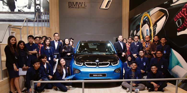 BMW i3 - Universitas Multimedia Nusantara 