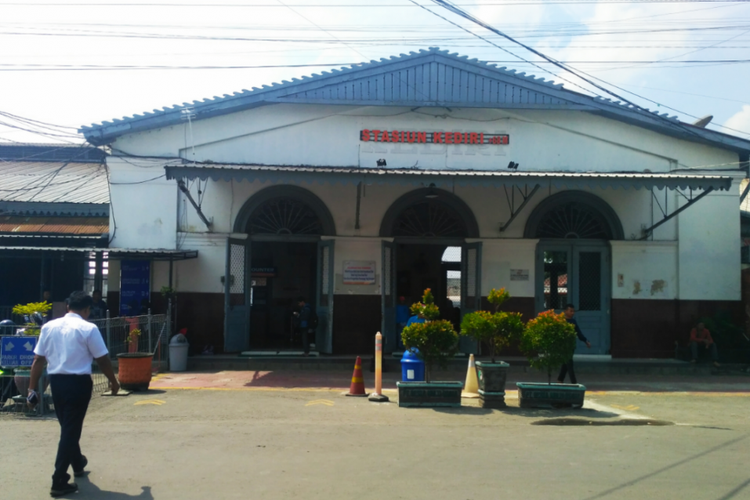 Stasiun Kereta Api Kota Kediri, Jawa Timur.