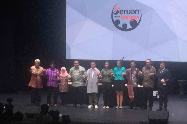 Festival budaya dari berbagai daerah mengiringi kegiatan deklarasi damai yang digelar Forum Temu Kebangsaan bersama Orang Muda Katolik (OMK) Keuskupan Agung Jakarta di Ciputra Artpreneur Lotte Shopping Avenue Ciputar World, Jakarta Selatan, Sabtu (17/11/2018).