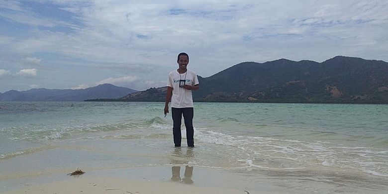 Pantai dengan pasir putih di Pulau Pangabatang, Maumere, Flores, Nusa Tenggara Timur (NTT), Senin (3/6/2019).