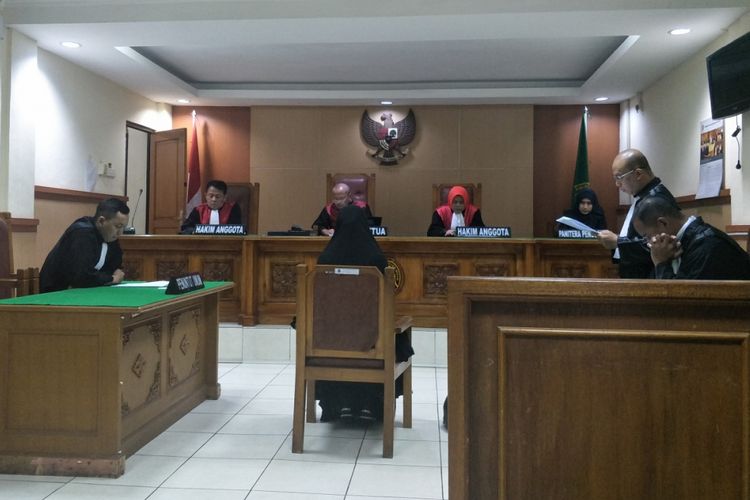 Lyra Virna menghadapi sidang kasus dugaan pencemaran nama baik di Pengadilan Negeri Bekasi, Jawa Barat, Rabu (9/1/2019).