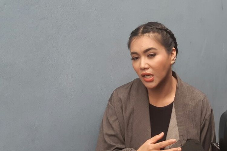 Penyanyi Denada Tambunan saat ditemui di kawasan Mampang, Jakarta Selatan, Kamis (21/2/2019).