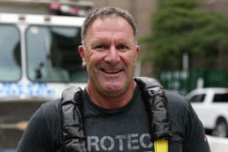 Personil AFP, Komandan Grant Edwards dijuluki pria terkuat di Australia mengungkapkan masalahnya berperang melawan PTSD yang dideritanya setelah menangani sejumlah kasus yang membuatnya trauma seperti eksploitasi anak dan melindungi personil di Afganistan.
 
