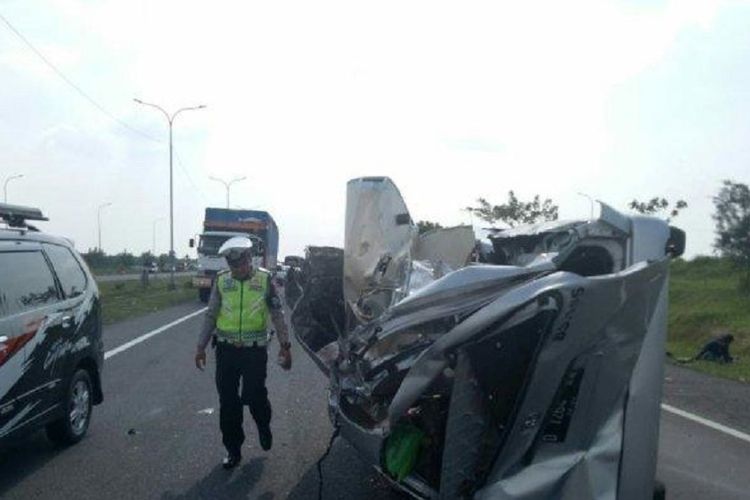 Kondisi kendaraan yang terlibat kecelakaan beruntun di KM 138 Tol Cipali, Selasa (23/4/2019).