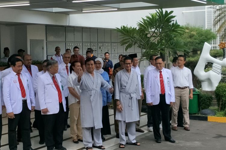 Bakal Capres-cawapres Prabowo Subianto saat mengikuti tes kesehatan di RSPAD, Jakarta Pusat, Senin (13/8/2018).