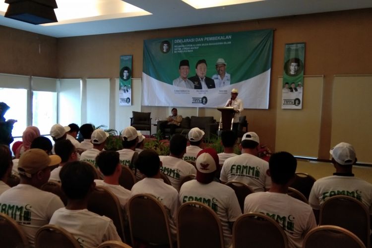 Dewan Pengarah TKD Karawang Ahmad Zamaksyari saat menghadiri deklarasi Forum Alumni Muda Mahasiswa Islam (FAMMI) untuk Jokowi se-Pantura Raya di Akhshaya Hotel, Karawang, Jawa Barat, Minggu (24/2/2019).