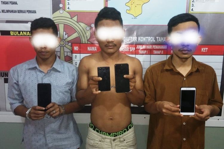 Tiga preman yang ditangkap polisi di Desa Meunasah Pante, Kecamatan Syamtalira Aron, Kabupaten Aceh Utara, Selasa (28/5/2019).