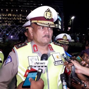 Kakorlantas Polri Irjen Pol Refdi Andri memberikan keterangab kepada wartawan di Bundaran HI, Jakarta Pusat, Senin (31/12/2018).