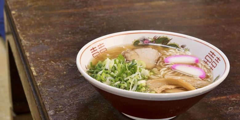 Menu rekomendasi dari Restoran Tokyo-an ini adalah Chuka Soba seharga 550 Yen. Sup rasa shoyu (kecap asin Jepang) ini dibuat dari gabungan kaldu katsuo-boshi (serutan ikan cakalang kering) dan kaldu ayam.