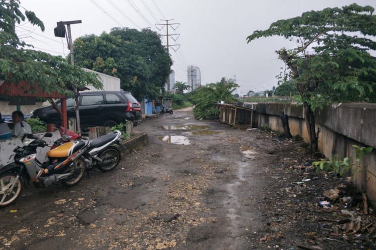 Kampung Jati Terbit, Kelurahan Jatimulya, Tambun Selatan, Kabupaten Bekasi yang terdampak proyek LRT Jabodebek, Jumat (1/2/2019).