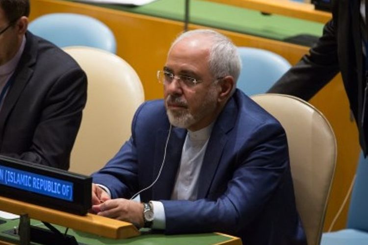 Melalui akun Twitter-nya, Menteri Luar Negeri Iran Mohammad Javad Zarif menyebut dokumen yang dirilis CIA sebagai berita palsu.