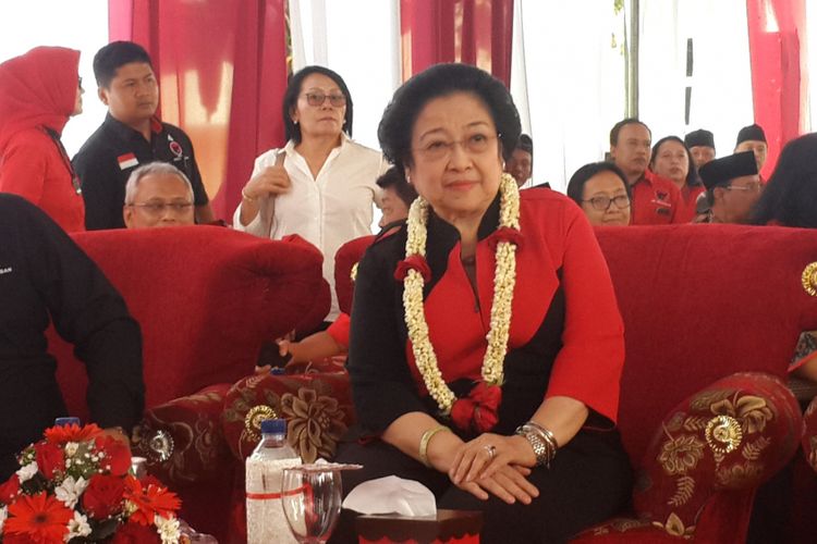 Ketua Umum PDI Perjuangan Megawati Soekarnoputri saat menghadiri peresmian Kantor DPC PDI Perjuangan Kabupaten Malang, Minggu (10/9/2017)