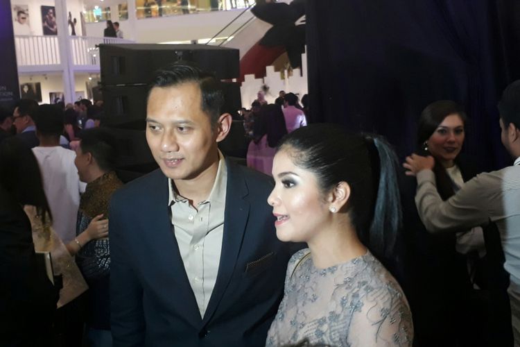 Agus Yudhoyono dan Annisa Pohan ditemui wartawan di Senayan City, Jakarta Pusat, Kamis (21/9/2017).