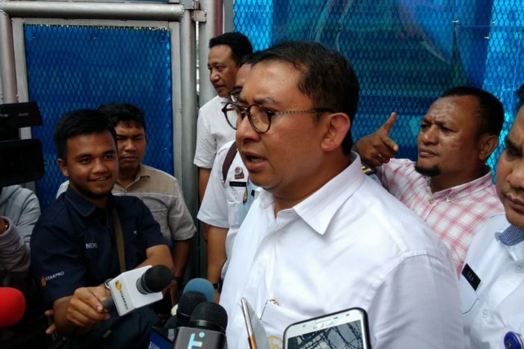 Wakil Ketua MPR RI Fadli Zon sesuai mengunjungi Ahmad Dhani di Rutan Cipinang, Jakarta Timur, Rabu (30/1/2019)