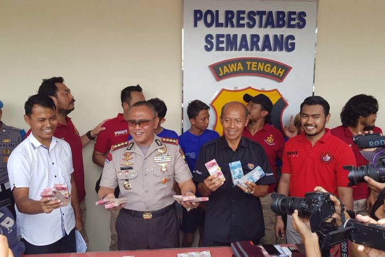 Gelar kasus pembobolan mesin ATM di Kota Semarang, Selasa (24/10/2017).