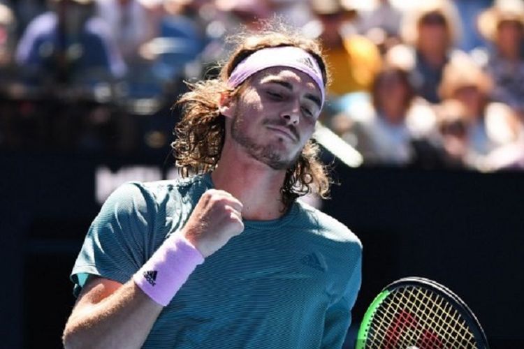 Petenis Yunani, Stefanos Tsitsipas, melaju ke semifinal Australian Open 2019 setelah mengalahkan Roberto Bautista Agus (Spanyol) di perempat final, Selasa (22/1/2019).