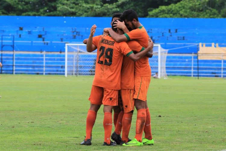 Aceh United berhasil lolos ke Liga 2 setelah mengalahkan PSAD Balikpapan dengan skor 2-0 pada laga perebutan peringkat ketiga Liga 3 2017, Minggu sore (17/12/2017), di Stadion Gelora Bumi Kartini.