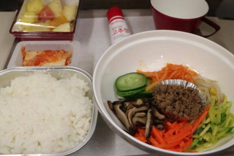 Bibimbap, hidangan khas Korea Selatan yang disajikan di penerbangan Asiana Airlines.