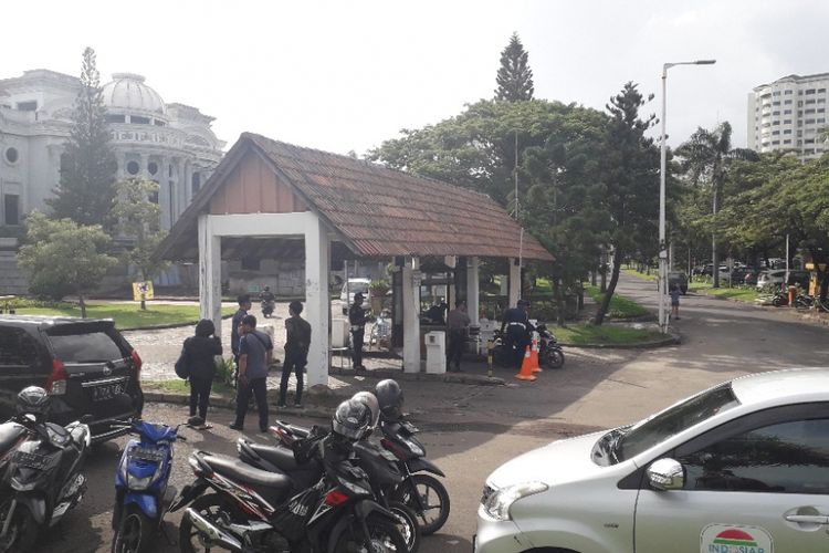 Suasana di depan komplek Pantai Mutiara tampak sepi jelang kebebasan Ahok, Kamis (24/1/2019).