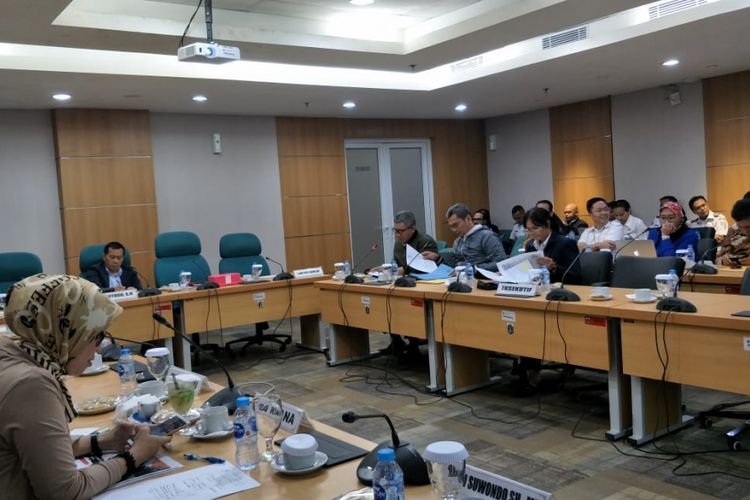 Rapat usulan tarif MRT dan LRT Jakarta antara Pemprov DKI Jakarta bersama Komisi C Bidang Keuangan DPRD DKI Jakarta di Gedung DPRD DKI Jakarta, Jakarta Pusat, Rabu (6/3/2019).