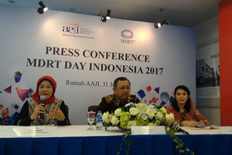Konferensi pers Asosiasi Asuramsi Jiwa Indonesia (AAJI) dan Miilion Dollar Round Table (MDRT) di Rumah AAJI, Senin (31/7/2017).