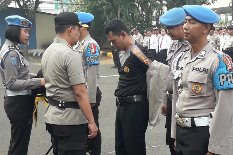 Upacara pemberhentian tidak dengan hormat terhadap anggota polisi di Mapolres Metro Jakarta Utara, Selasa (19/2/2019) 