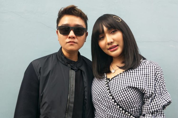 Lucinta Luna dan kekasihnya Abash saat ditemui di kawasan Tendean, Jakarta Selatan, Senin (22/7/2019).