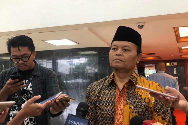 Wakil Ketua Majelis Syuro PKS Hidayat Nur Wahid di kompleks DPR RI, Senin (12/11/2018). 