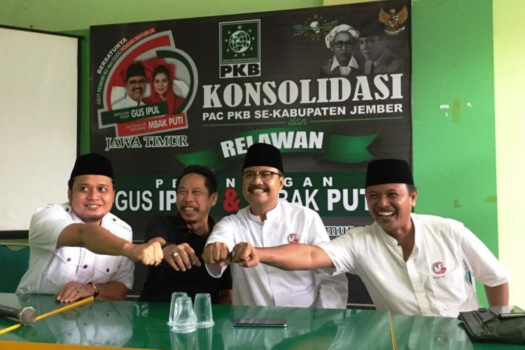 Bakal Calon Gubernur Jawa Timur, Syaifullah Yusuf, saat berkunjung ke Jember, Jawa Timur, Kamis (25/1/2018).