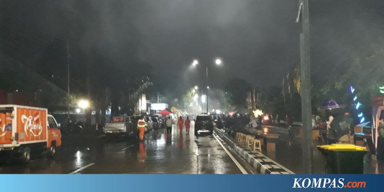 Hujan Deras, Malam Pergantian Tahun di Danau Sunter Sepi Pengunjung