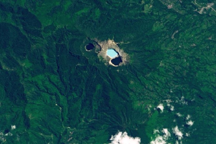 Danau Kelimutu dari Luar Angkasa