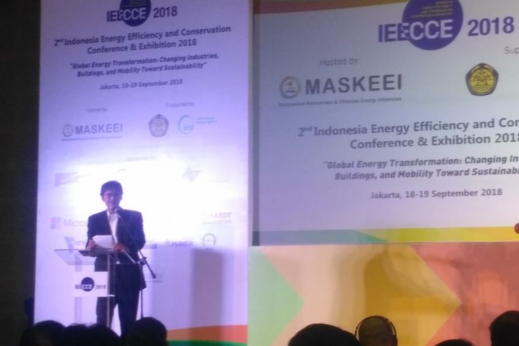 Direktur Jenderal Energi Baru Terbarukan dan Konservasi Energi (EBTKE) Kementerian Energi dan Sumber Daya Mineral, Rida Mulyana saat membuka acara IEECCE 2018 di Jakarta, Selasa (18/9/2018)