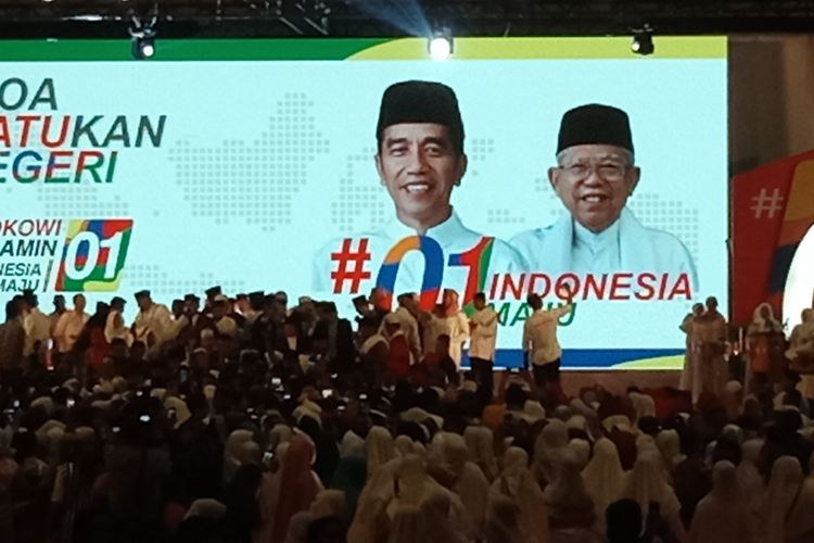 Haddad Alwi disambut antusias ribuan peserta Dzikir Akbar dan Doa Satukan Negeri di Gedung Serbaguna Pemerintah Provinsi Sumatera Utara di Jalan Pancing, Kabupaten Deliserdang, Jumat (15/3/2019)