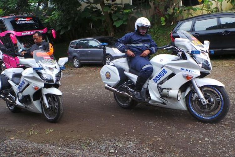 Motor pengawalan atau voorijder dari Dinas Perhubungan dan Transportasi DKI Jakarta yang mengawal Pelaksana Tugas (Plt) Gubernur DKI Jakarta Sumarsono. 