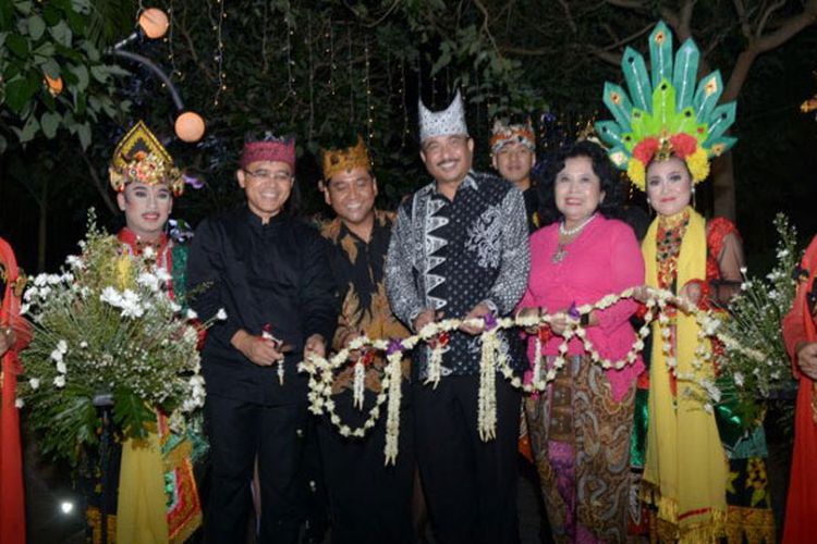 Menteri Pariwisata Arief Yahya meresmikan Sahid Osing Resort Kemiren Banyuwangi, Jawa Timur, Sabtu (11/11/2017).