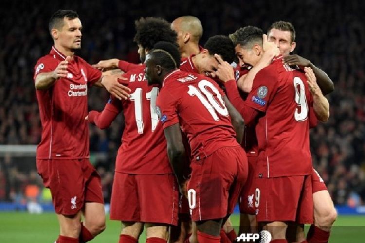 Para pemain Liverpool merayakan gol yang dicetak Naby Keita pada laga melawan Huddersfield di Anfield, 26 April 2019. Liverpool menang besar dengan skor 5-0 pada pertandingan pekan ke-36 Liga Inggris ini.