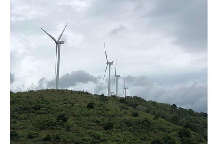 PLTB Sidrap memiliki 30 turbin kincir angin, masing-masing setinggi 80 m, dengan baling-baling sepanjang 57 m. Setiap turbin menghasilkan listrik 2.5 MW, sehingga total kapasitas 75MW.