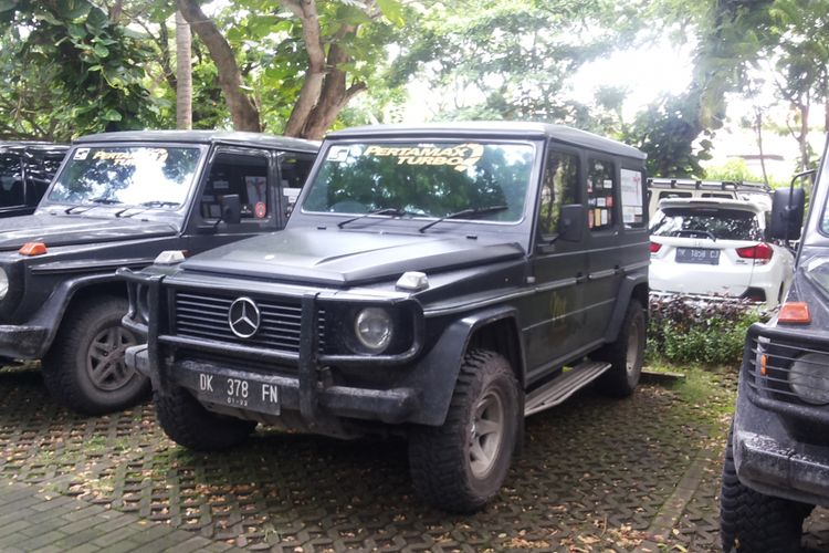 Sebuah Mercedes-Benz G-Class tipe W460 produksi tahun 1989 yang dimiliki seorang anggota komunitas Mercedes Jip Indonesia.