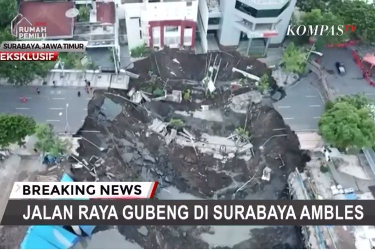 Kondisi Jalan Raya Gubeng di Surabaya dari pengamatan drone milik Kompas.TV
