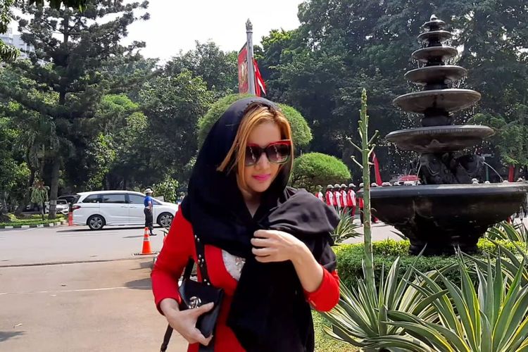 Barbie Kumalasari saat mendatangi Polda Metro Jaya, Jakarta Selatan pada Rabu (17/7/2019).