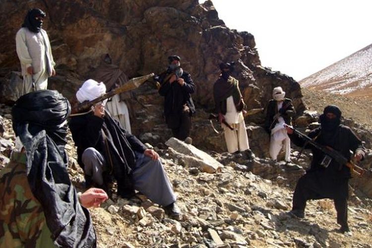 Pasukan Taliban saat berpatroli di Provinsi Ghazni, Afganistan.