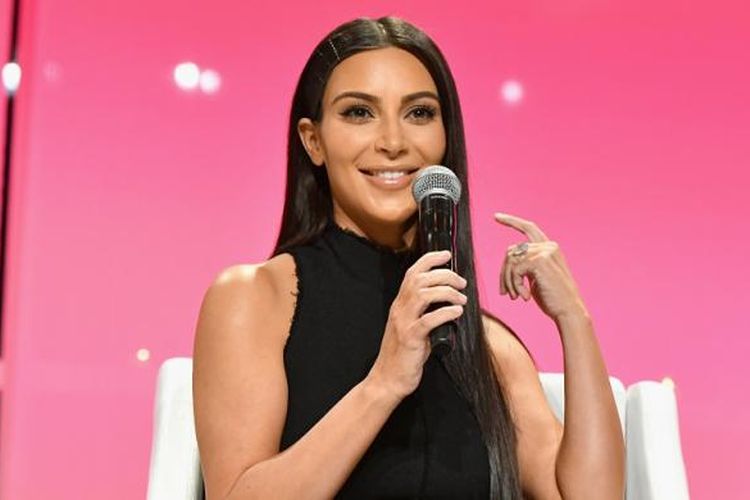 Kim Kardashian berbicara di acara The Girls Lounge yang digelar di Pier 60, New York, pada 27 September 2016.