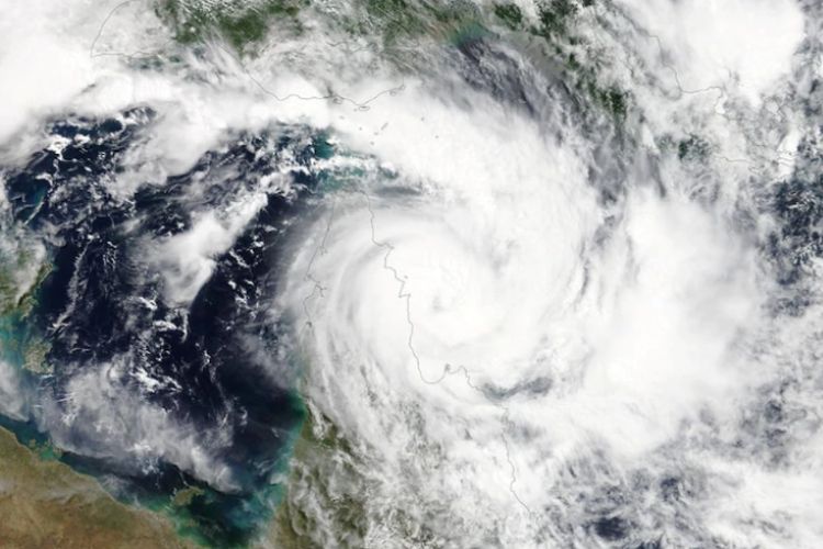 Pantauan citra satelit siklon Trevor. (7 News Brisbane)